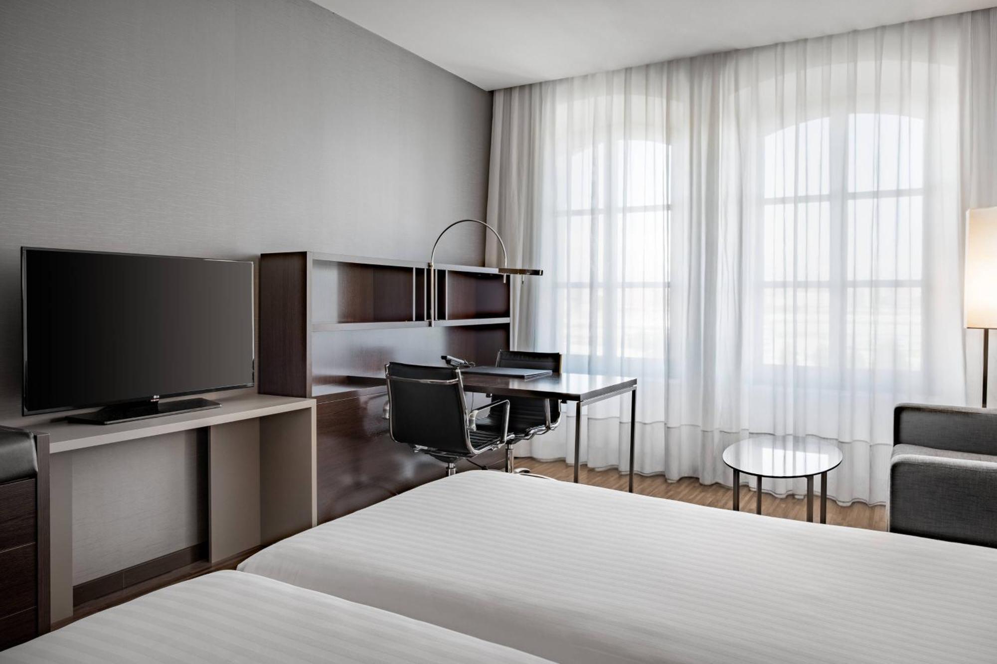 Ac Hotel Torino By Marriott מראה חיצוני תמונה