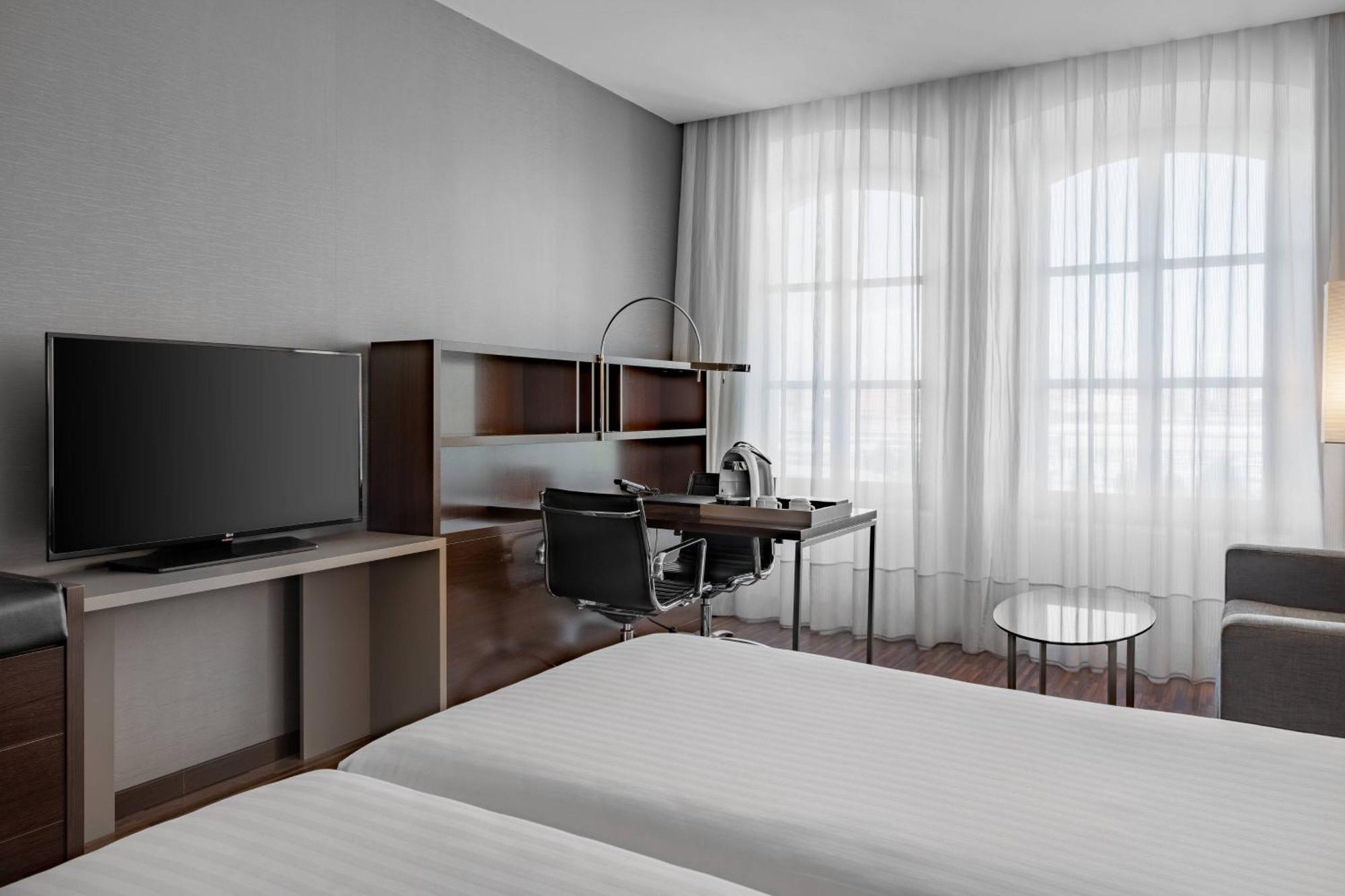 Ac Hotel Torino By Marriott מראה חיצוני תמונה